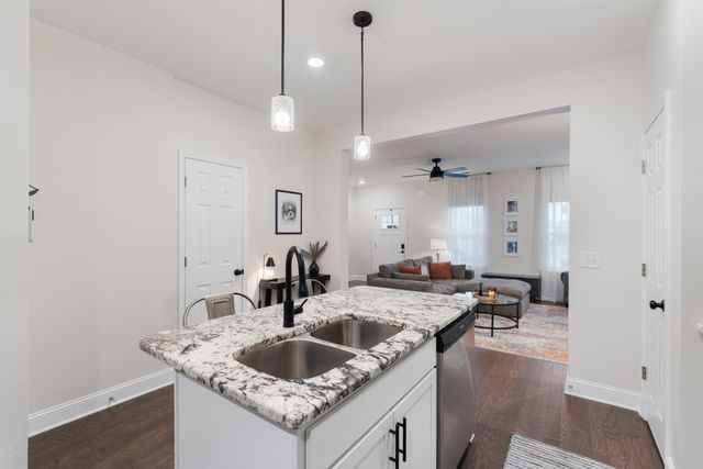 202 Grandstand Blvd, Gallatin, TN 37066