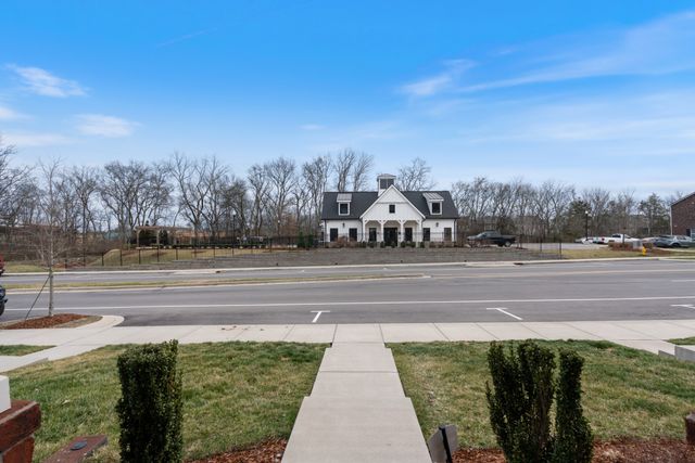 202 Grandstand Blvd, Gallatin, TN 37066