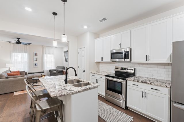 202 Grandstand Blvd, Gallatin, TN 37066