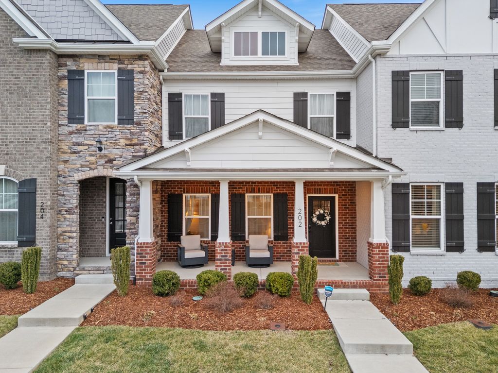 202 Grandstand Blvd, Gallatin, TN 37066