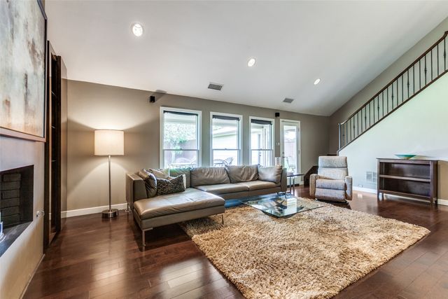 237 Woodcrest Drive, Richardson, TX 75080