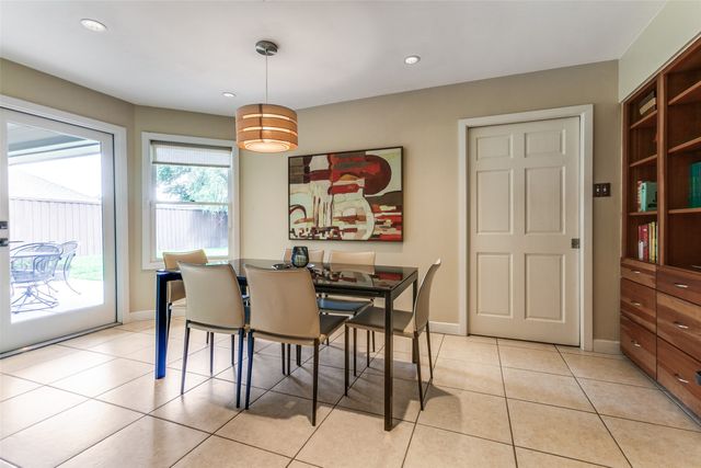 237 Woodcrest Drive, Richardson, TX 75080