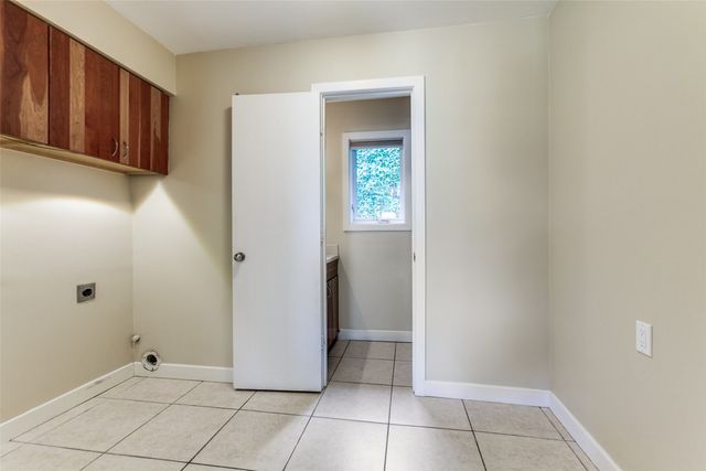 237 Woodcrest Drive, Richardson, TX 75080