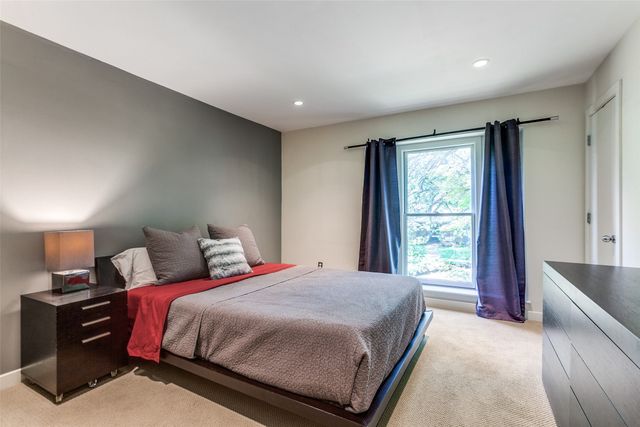 237 Woodcrest Drive, Richardson, TX 75080