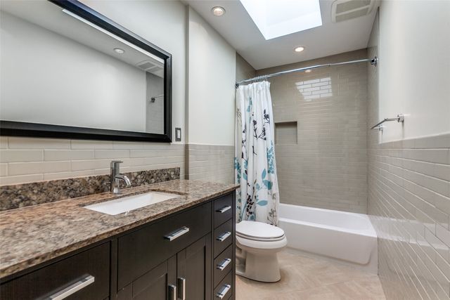 237 Woodcrest Drive, Richardson, TX 75080