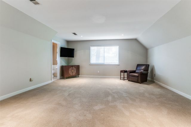 237 Woodcrest Drive, Richardson, TX 75080