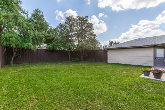 237 Woodcrest Drive, Richardson, TX 75080