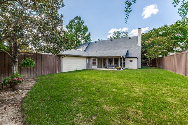 237 Woodcrest Drive, Richardson, TX 75080