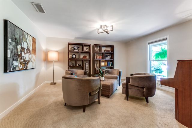 237 Woodcrest Drive, Richardson, TX 75080