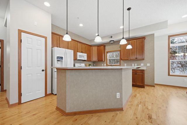 1256 County Road D E 104, Maplewood, MN 55109