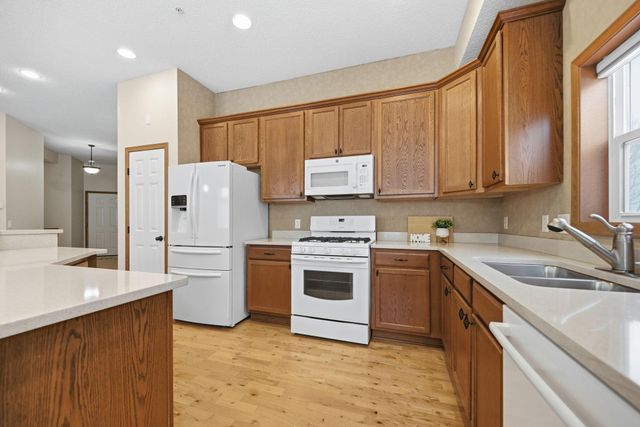 1256 County Road D E 104, Maplewood, MN 55109