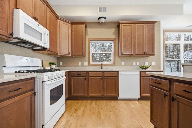 1256 County Road D E 104, Maplewood, MN 55109