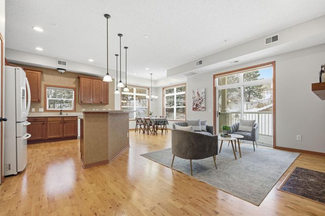 1256 County Road D E 104, Maplewood, MN 55109