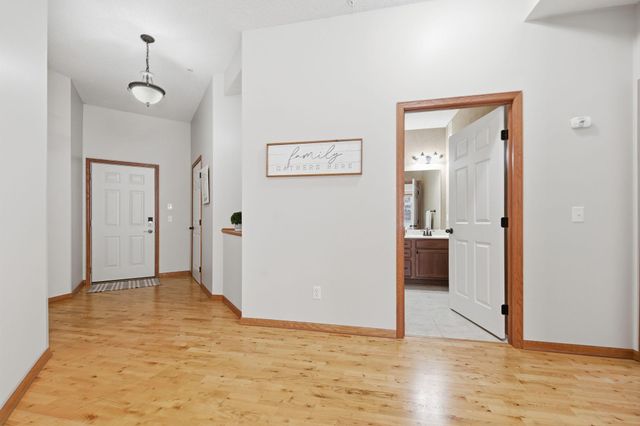 1256 County Road D E 104, Maplewood, MN 55109