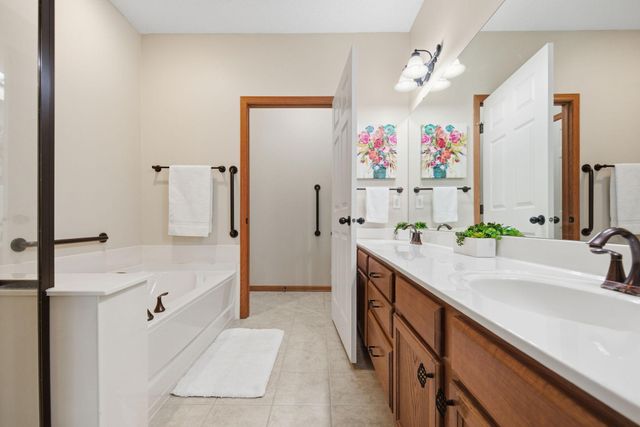 1256 County Road D E 104, Maplewood, MN 55109