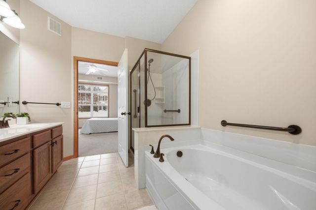 1256 County Road D E 104, Maplewood, MN 55109