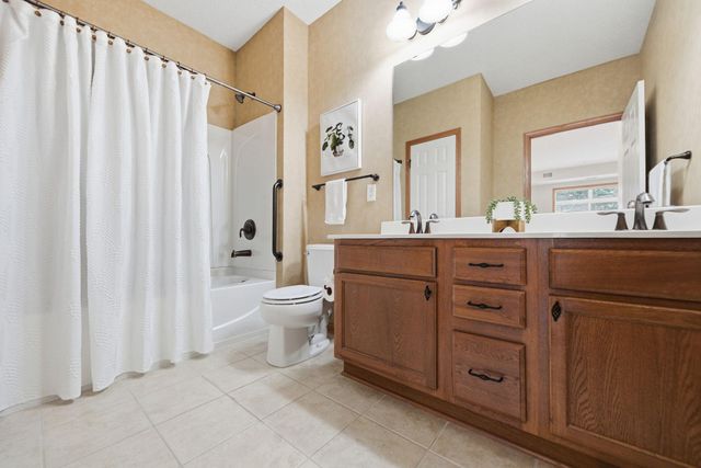 1256 County Road D E 104, Maplewood, MN 55109