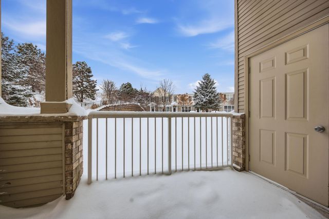 1256 County Road D E 104, Maplewood, MN 55109