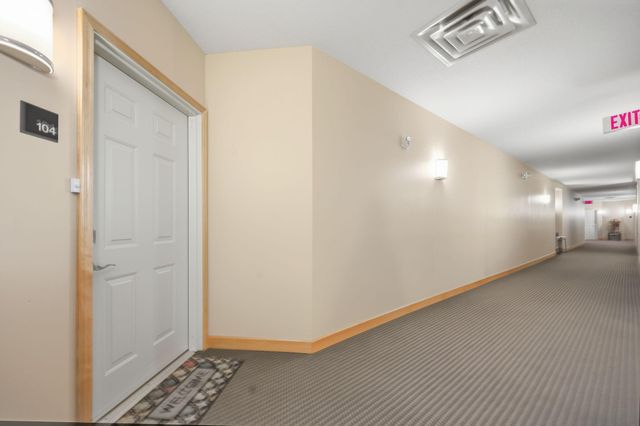 1256 County Road D E 104, Maplewood, MN 55109