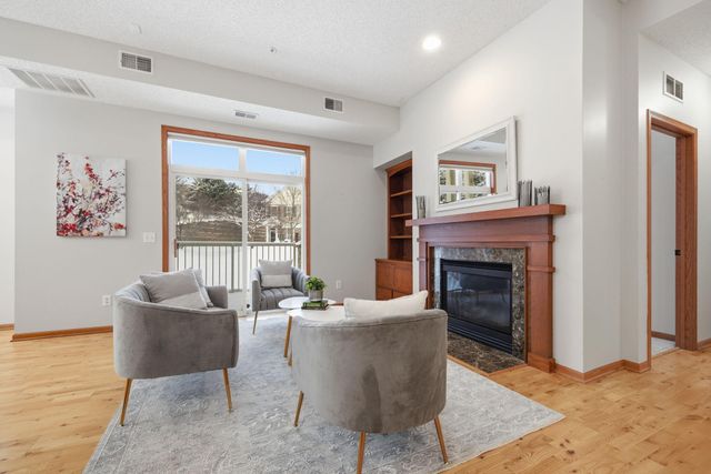 1256 County Road D E 104, Maplewood, MN 55109