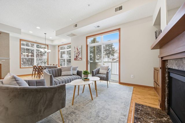 1256 County Road D E 104, Maplewood, MN 55109