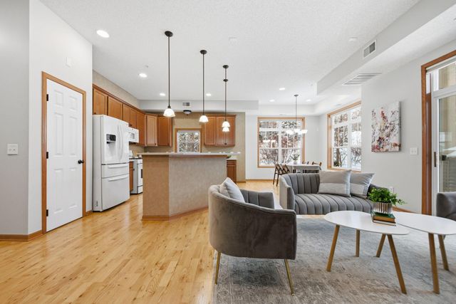 1256 County Road D E 104, Maplewood, MN 55109