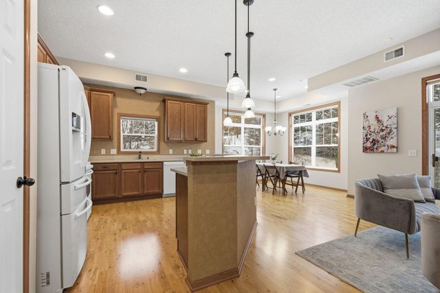 1256 County Road D E 104, Maplewood, MN 55109