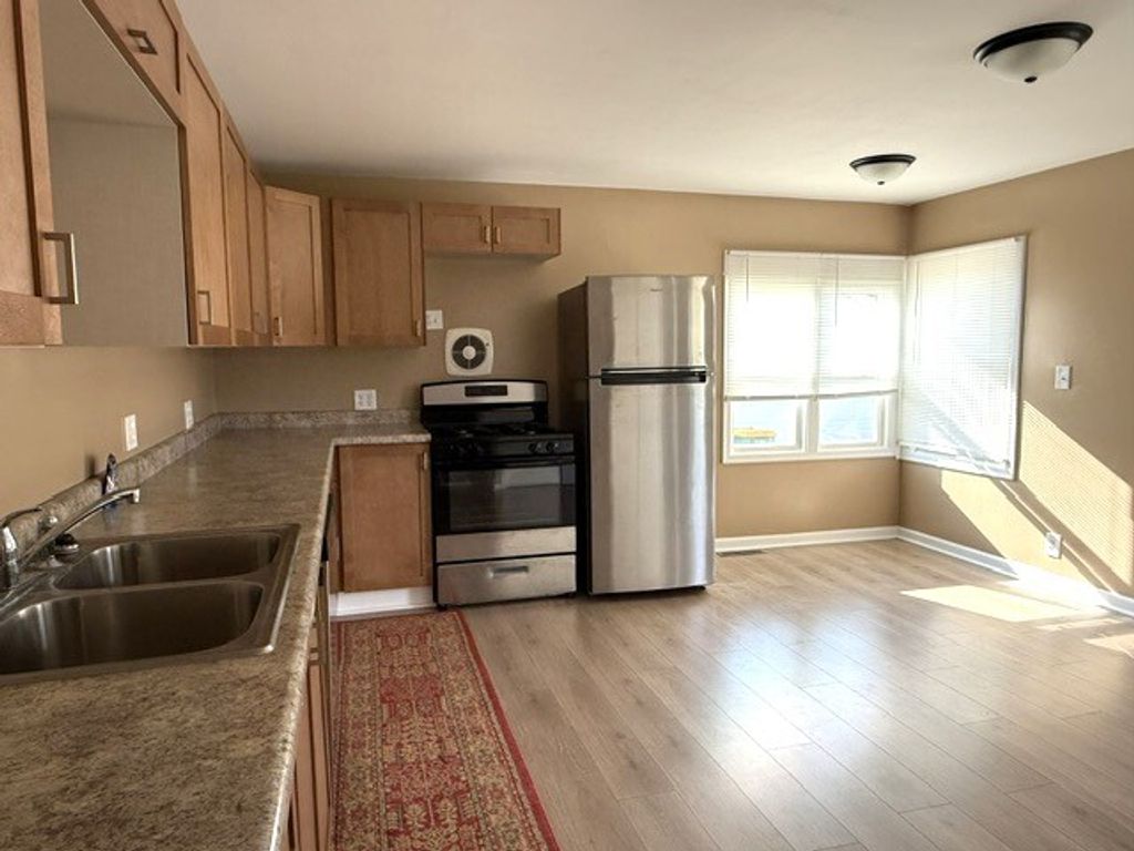 903 GRANDVIEW Avenue, Lockport, IL 60441 — photo 5