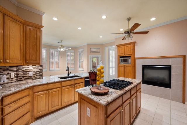 1013 Brook Arbor Drive, Mansfield, TX 76063