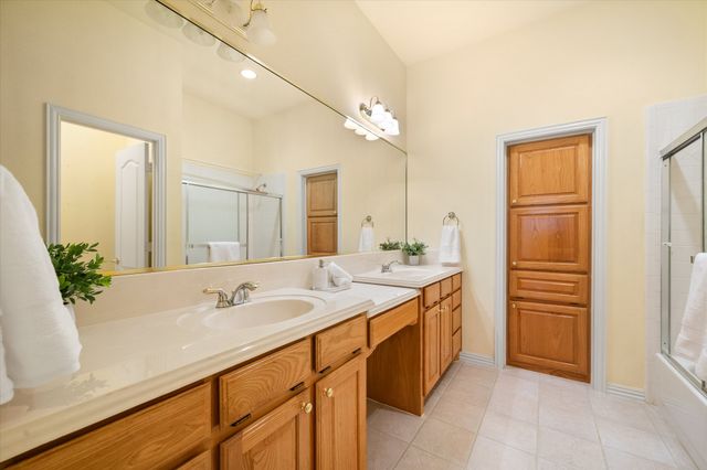 1013 Brook Arbor Drive, Mansfield, TX 76063