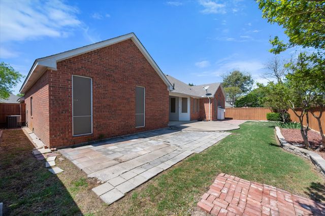 1013 Brook Arbor Drive, Mansfield, TX 76063