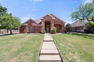 1013 Brook Arbor Drive, Mansfield, TX 76063