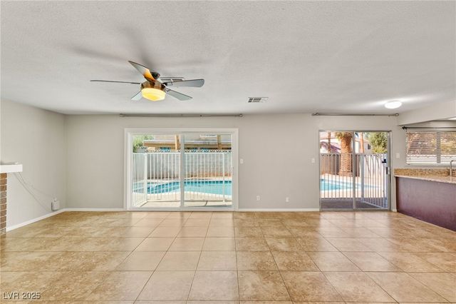 325 Esquina Drive, Henderson, NV 89014