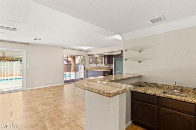 325 Esquina Drive, Henderson, NV 89014