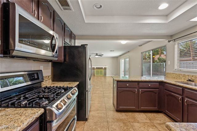 325 Esquina Drive, Henderson, NV 89014