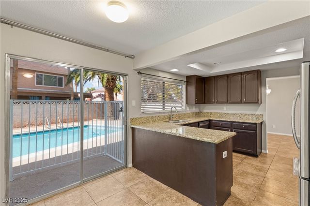 325 Esquina Drive, Henderson, NV 89014