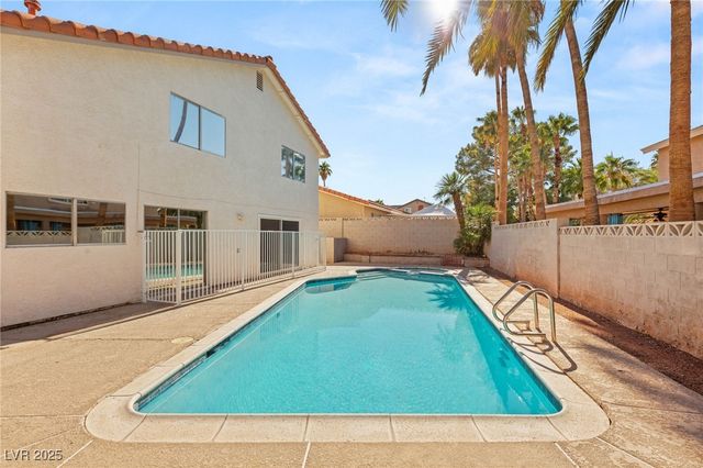 325 Esquina Drive, Henderson, NV 89014