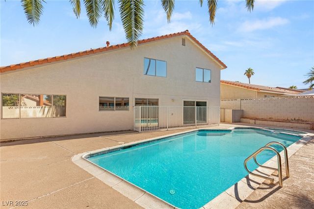 325 Esquina Drive, Henderson, NV 89014