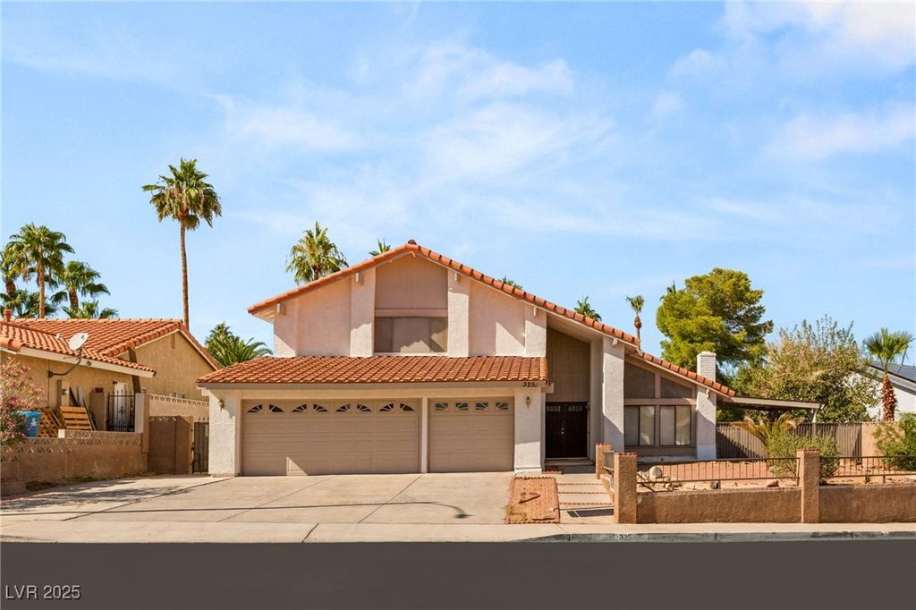 325 Esquina Drive, Henderson, NV 89014