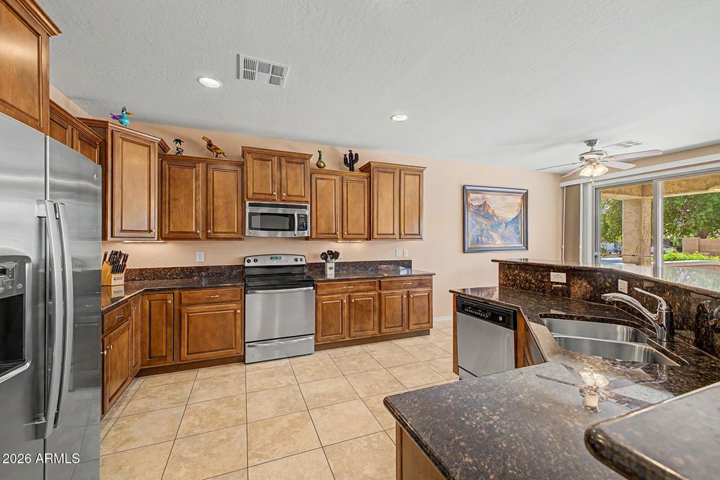 Image 12 of property listing at 7835 W DISCOVERY Way, Florence, AZ 85132