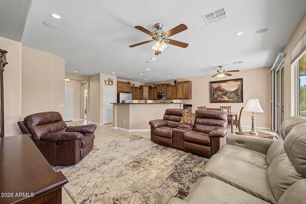 Image 8 of property listing at 7835 W DISCOVERY Way, Florence, AZ 85132