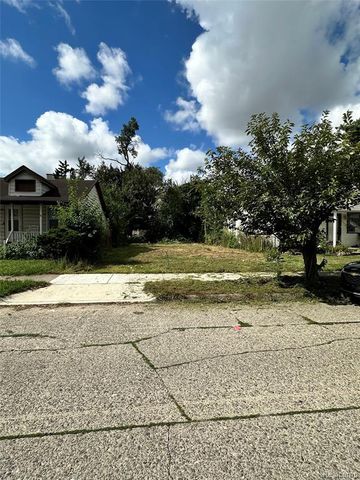 2105 Morris Avenue, Lincoln Park, MI 48146