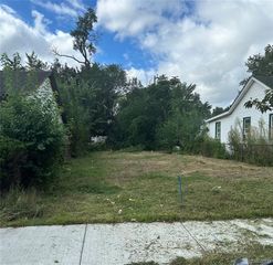 2105 Morris Avenue, Lincoln Park, MI 48146