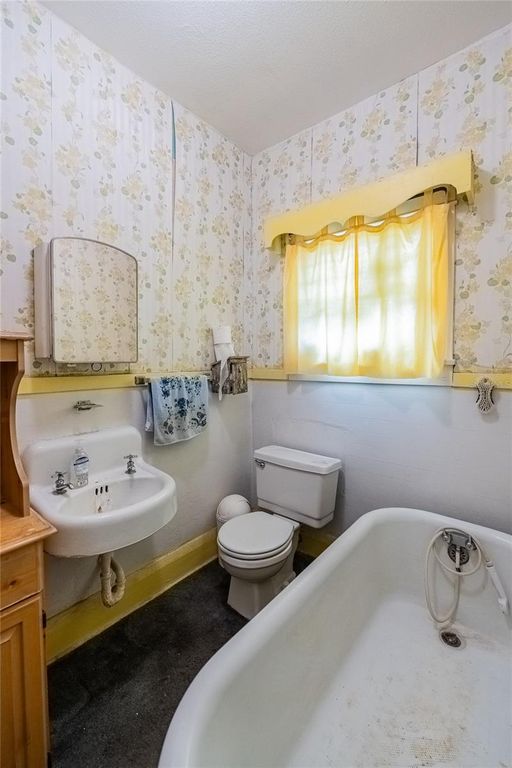 Image 24 of property listing at 1301 S LINCOLN AVENUE, Lakeland, FL 33803