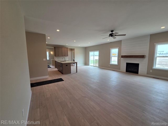 6236 Brook Stone Lane, Fenton Charter Township, MI 48451