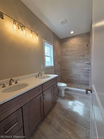 6236 Brook Stone Lane, Fenton Charter Township, MI 48451