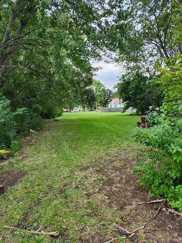 184 North Drive, Wyandotte, MI 48192