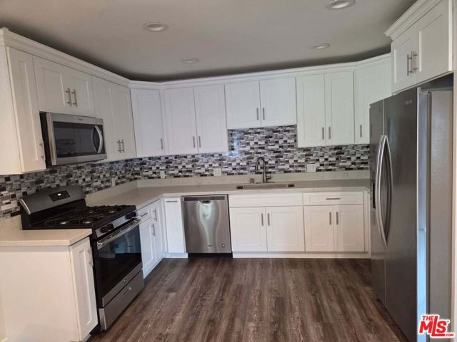 6653 Glade Avenue, Woodland Hills (los Angeles), CA 91303