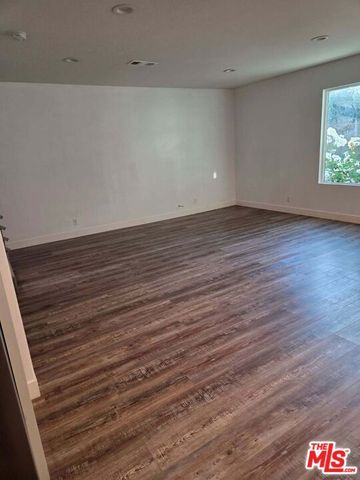 6653 Glade Avenue, Woodland Hills (los Angeles), CA 91303