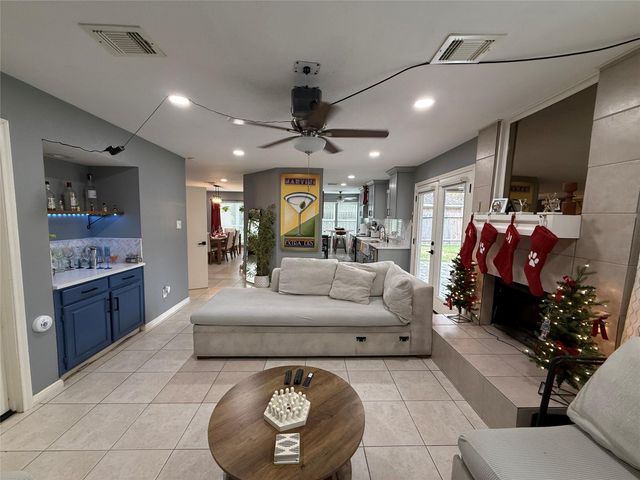 12822 Skyknoll Lane, Houston, TX 77082